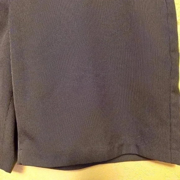 Izod XFG Extreme Function Mens 34 Flat Front Black White Stripe Golf Shorts - Picture 3 of 8